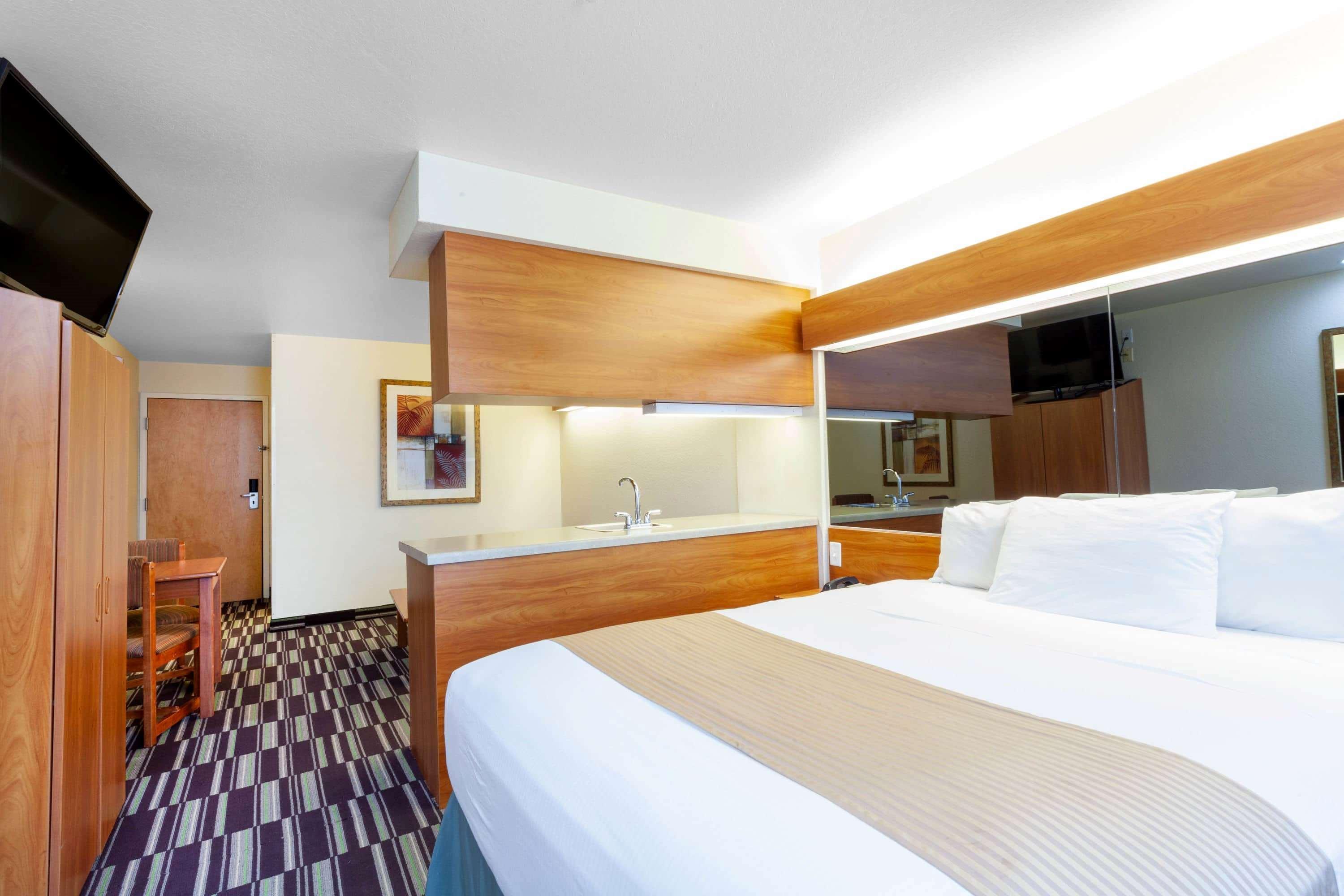 Microtel Inn & Suites By Wyndham Gulf Shores Exteriör bild