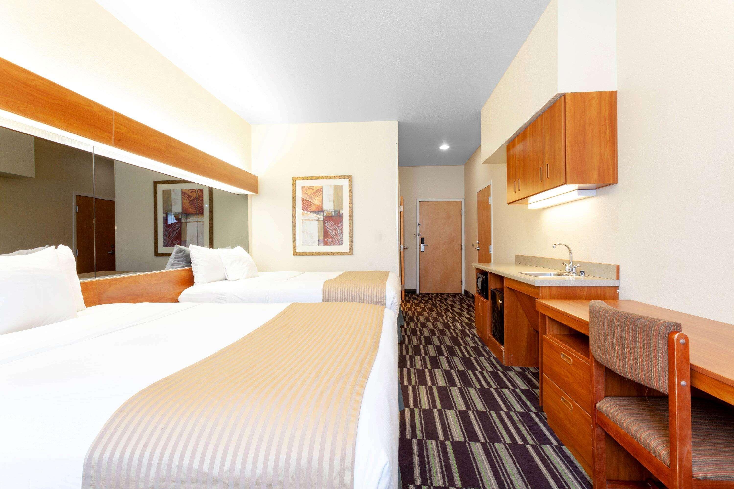 Microtel Inn & Suites By Wyndham Gulf Shores Exteriör bild