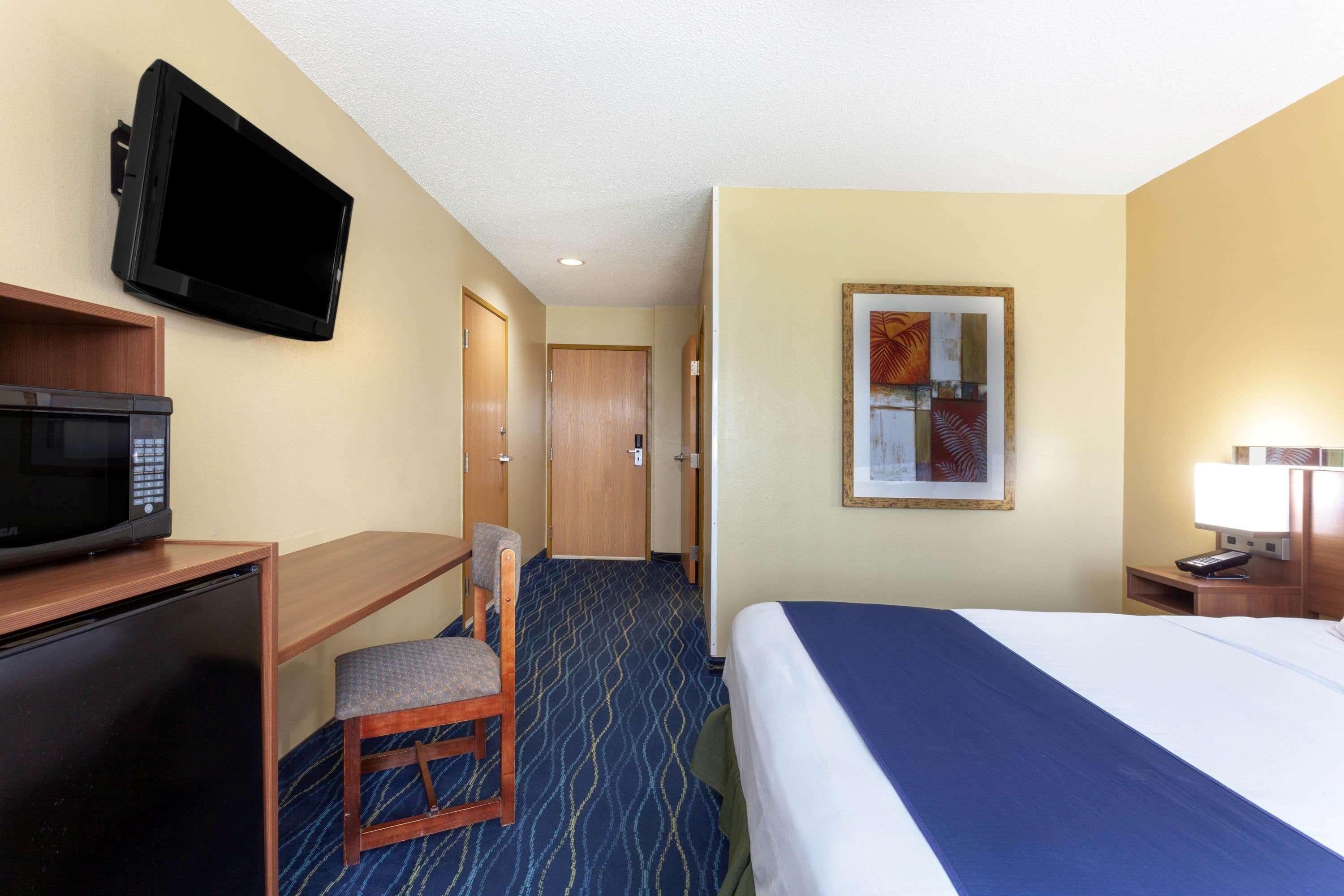 Microtel Inn & Suites By Wyndham Gulf Shores Exteriör bild